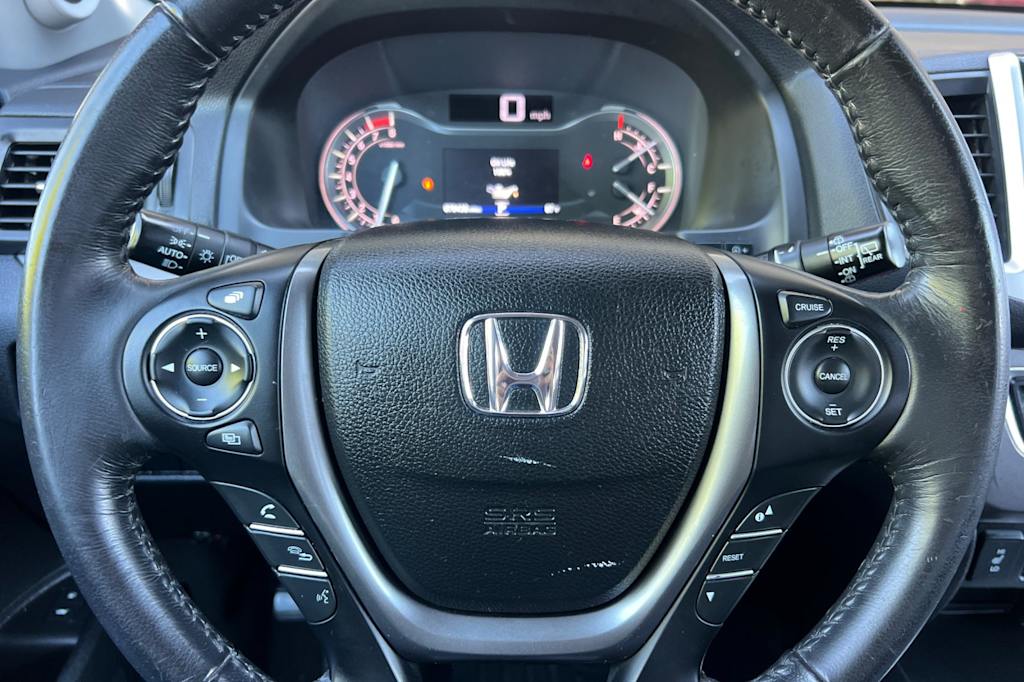 Thumbnail: 2017 Honda Pilot - 29