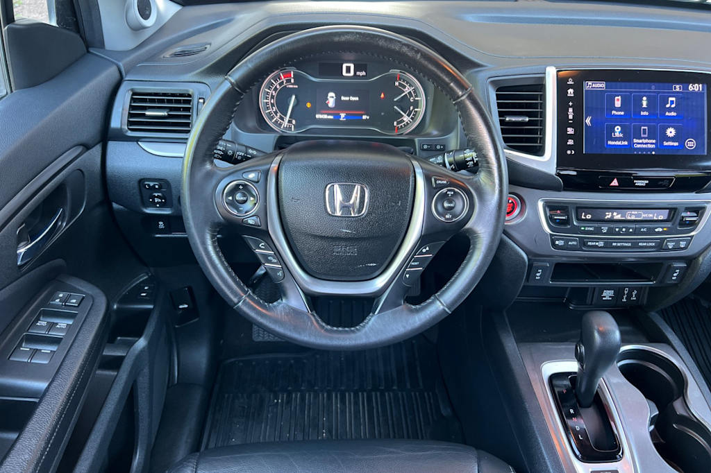 Thumbnail: 2017 Honda Pilot - 10