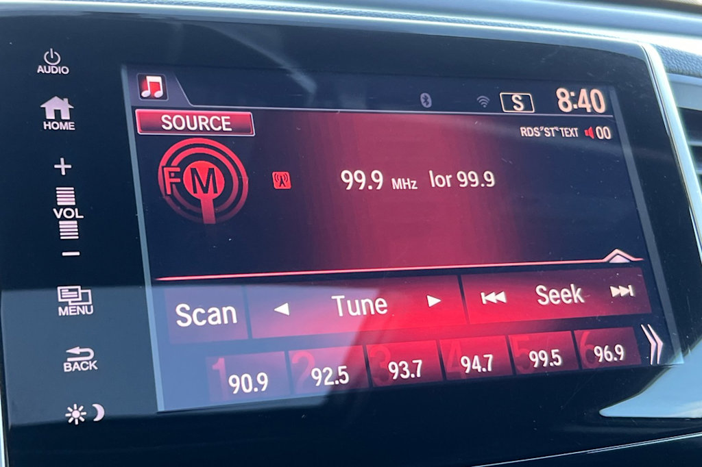 Thumbnail: 2018 Honda Pilot - 12