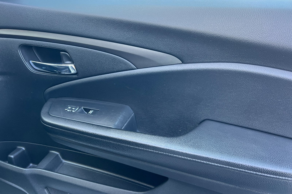 Thumbnail: 2018 Honda Pilot - 24