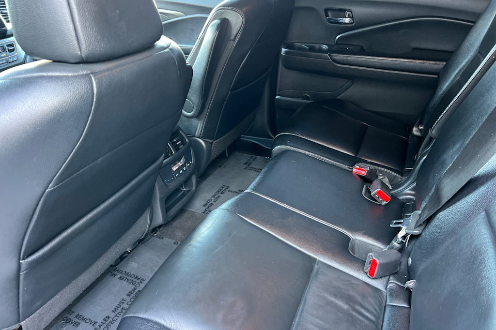 Thumbnail: 2018 Honda Pilot - 9