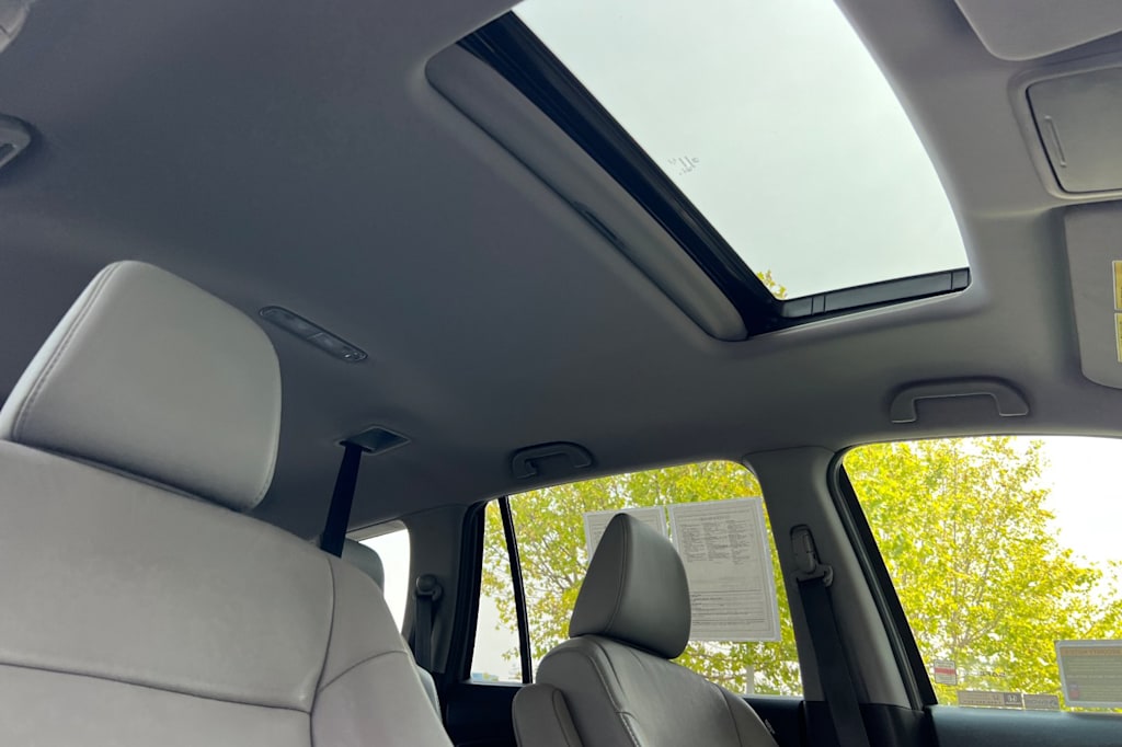 Thumbnail: 2018 Honda Pilot - 24