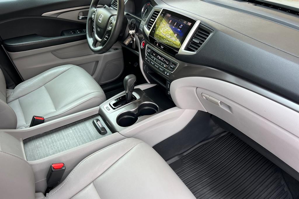 Thumbnail: 2018 Honda Pilot - 11
