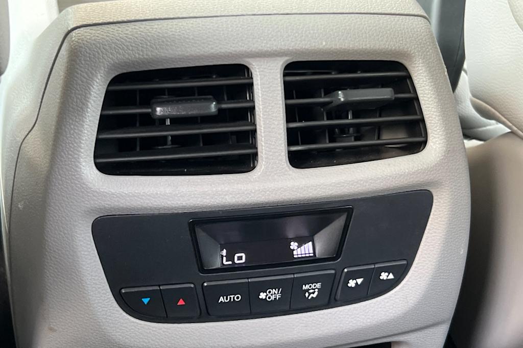 Thumbnail: 2018 Honda Pilot - 22