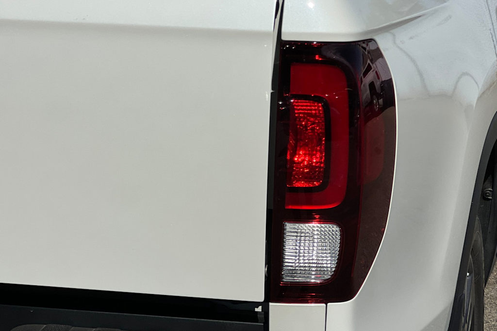 Thumbnail: 2017 Honda Ridgeline - 22