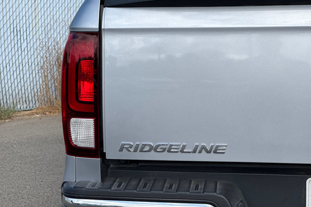 Thumbnail: 2017 Honda Ridgeline - 23