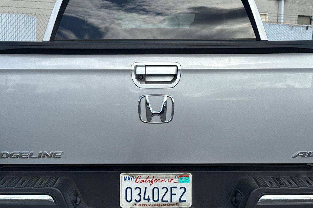 Thumbnail: 2017 Honda Ridgeline - 22