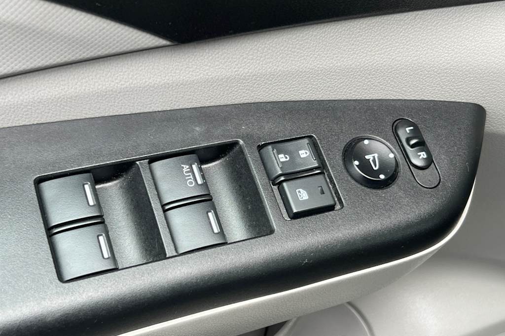 Thumbnail: 2013 Honda CR-V - 22