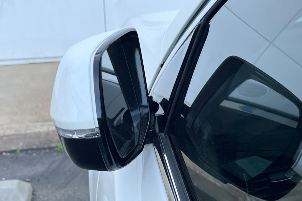 Thumbnail: 2019 Acura MDX - 7