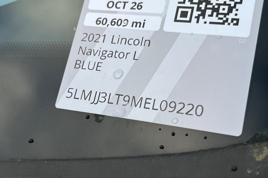 Thumbnail: 2021 Lincoln Navigator L - 7