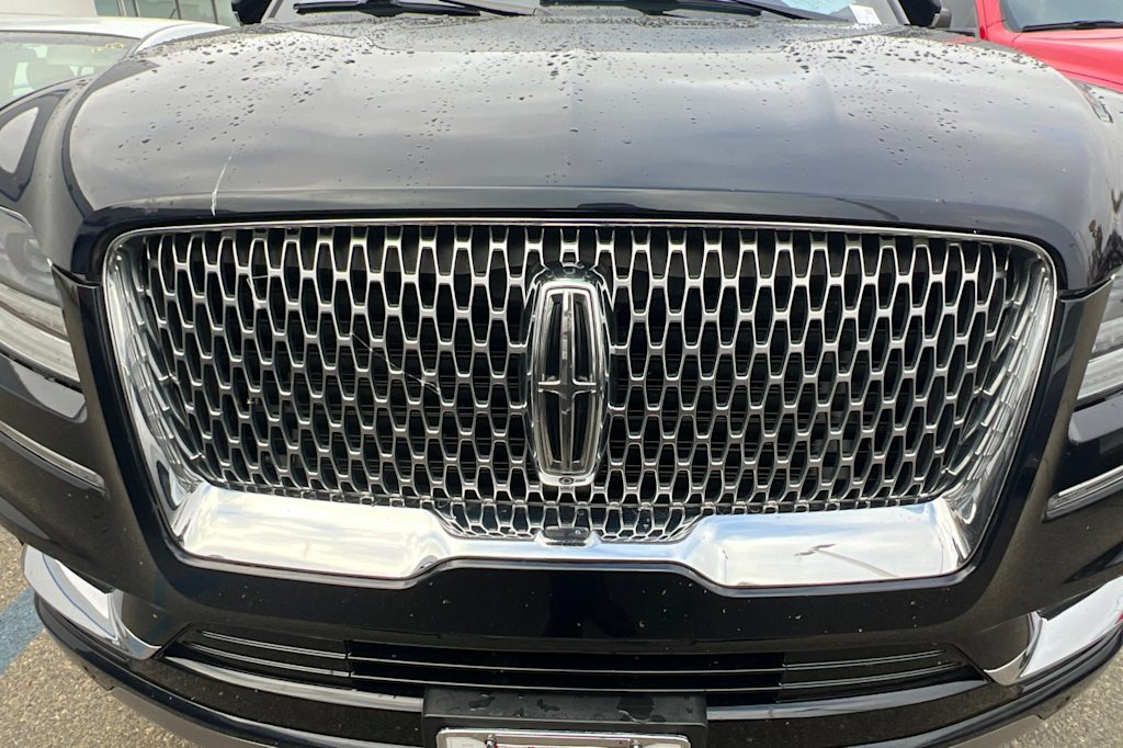 Thumbnail: 2021 Lincoln Navigator L - 11
