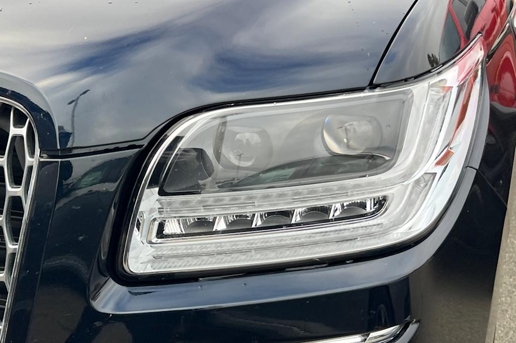 Thumbnail: 2021 Lincoln Navigator L - 12