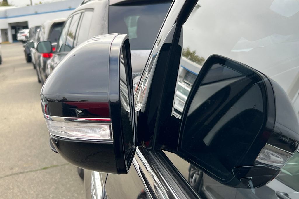 Thumbnail: 2021 Lincoln Navigator L - 19