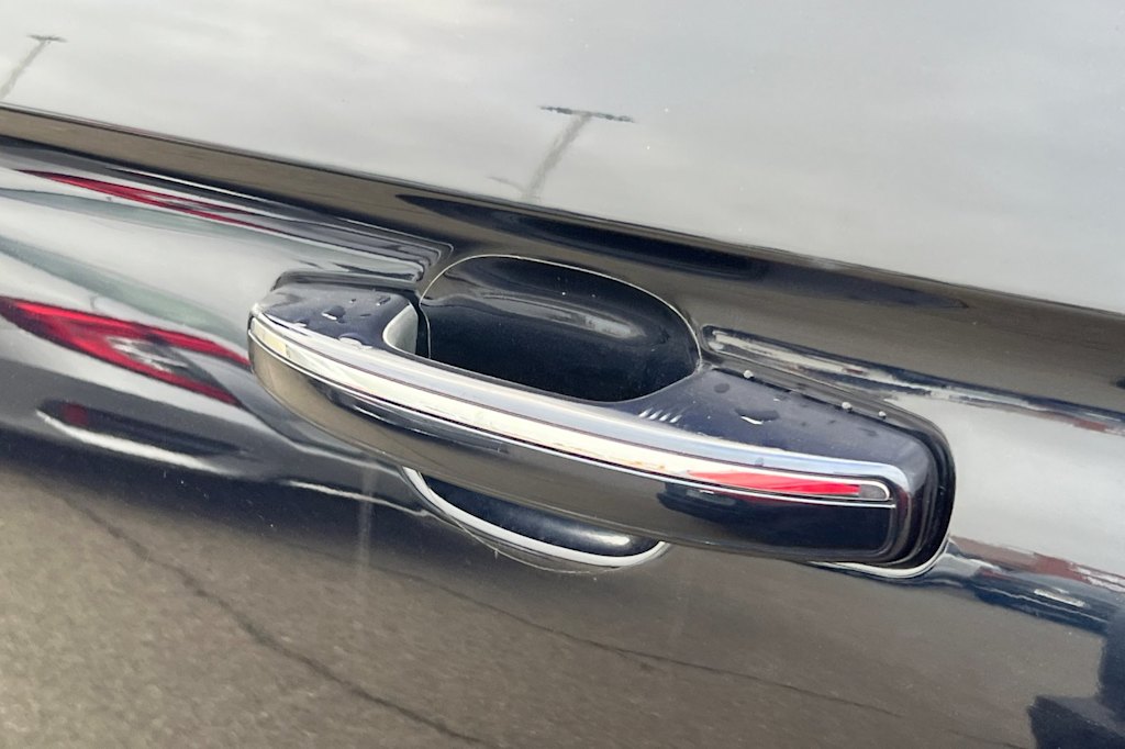 Thumbnail: 2021 Lincoln Navigator L - 18