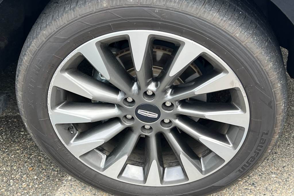 Thumbnail: 2021 Lincoln Navigator L - 5