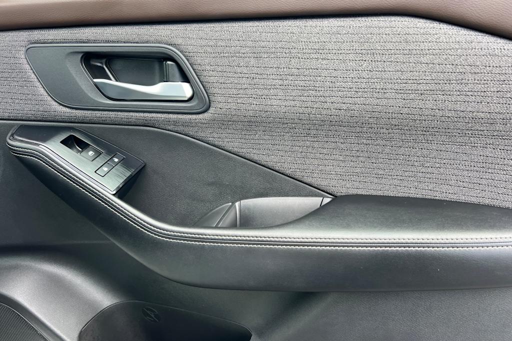 Thumbnail: 2023 Nissan Rogue - 23