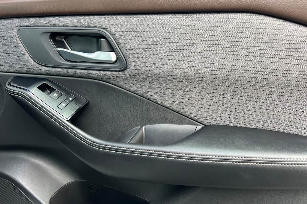 Thumbnail: 2022 Nissan Rogue - 23