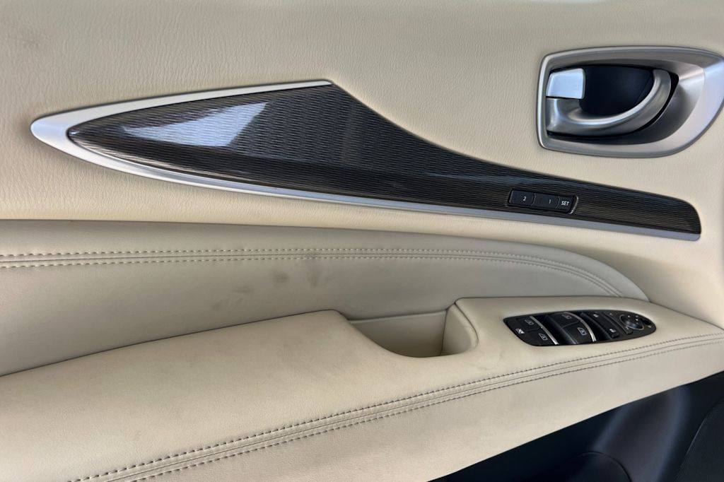 Thumbnail: 2018 INFINITI QX60 - 21