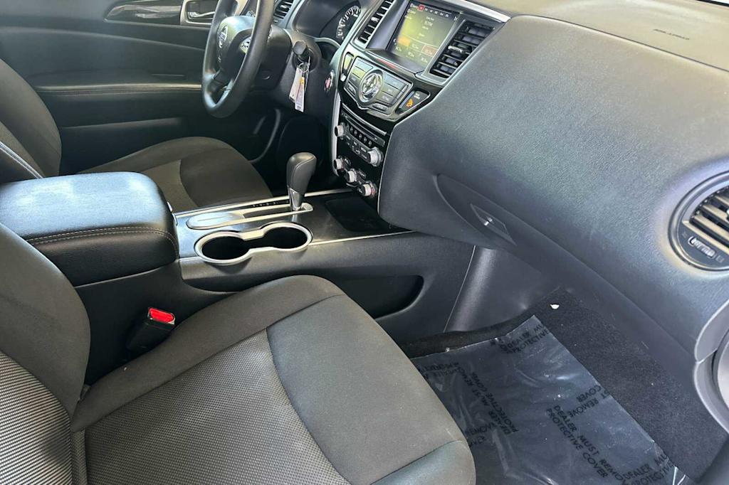 Thumbnail: 2020 Nissan Pathfinder - 11