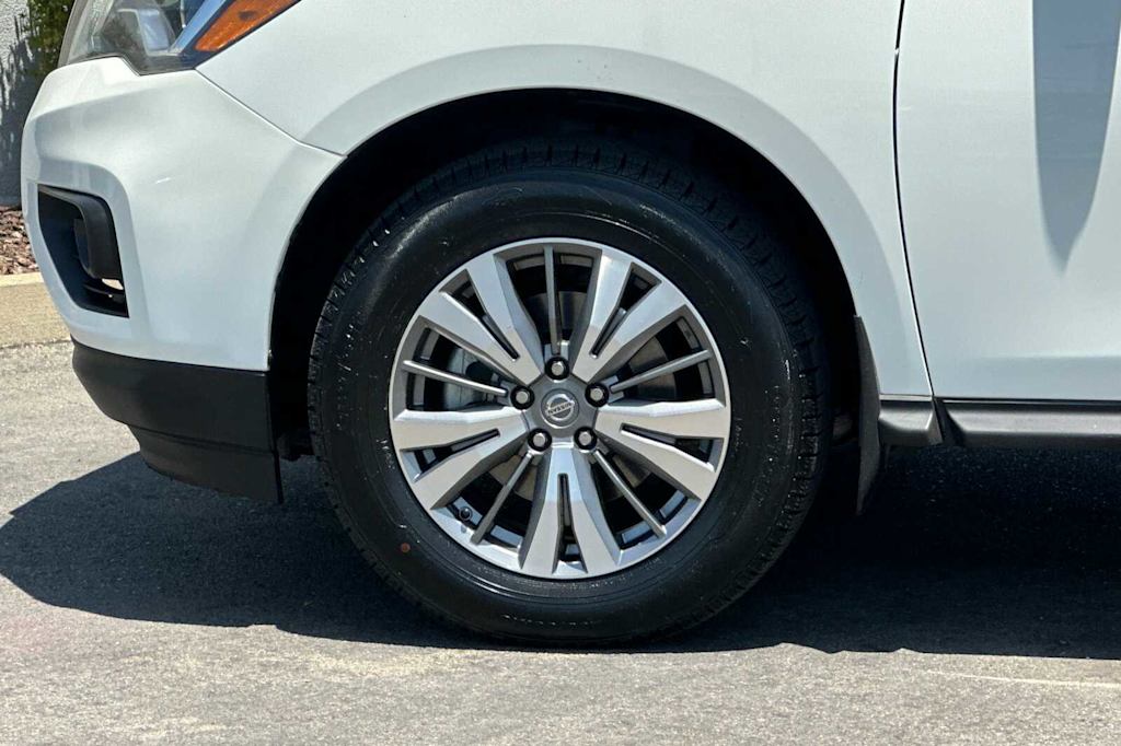 Thumbnail: 2020 Nissan Pathfinder - 8