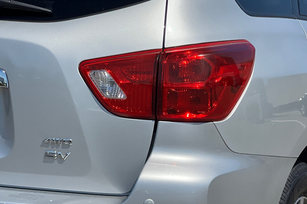 Thumbnail: 2017 Nissan Pathfinder - 33