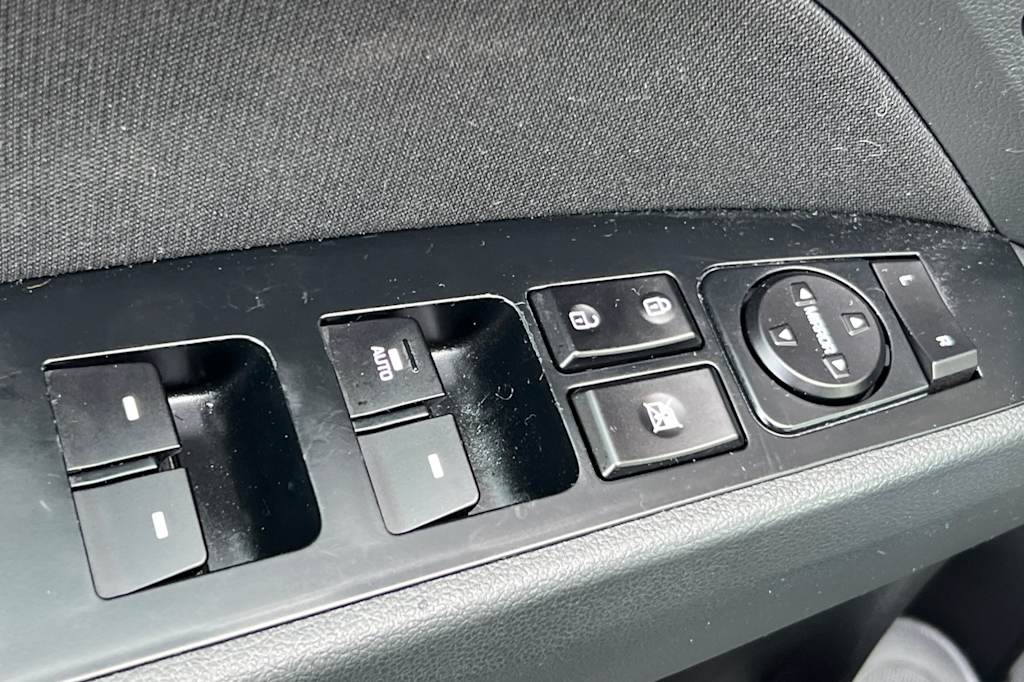 Thumbnail: 2019 Hyundai Elantra - 21