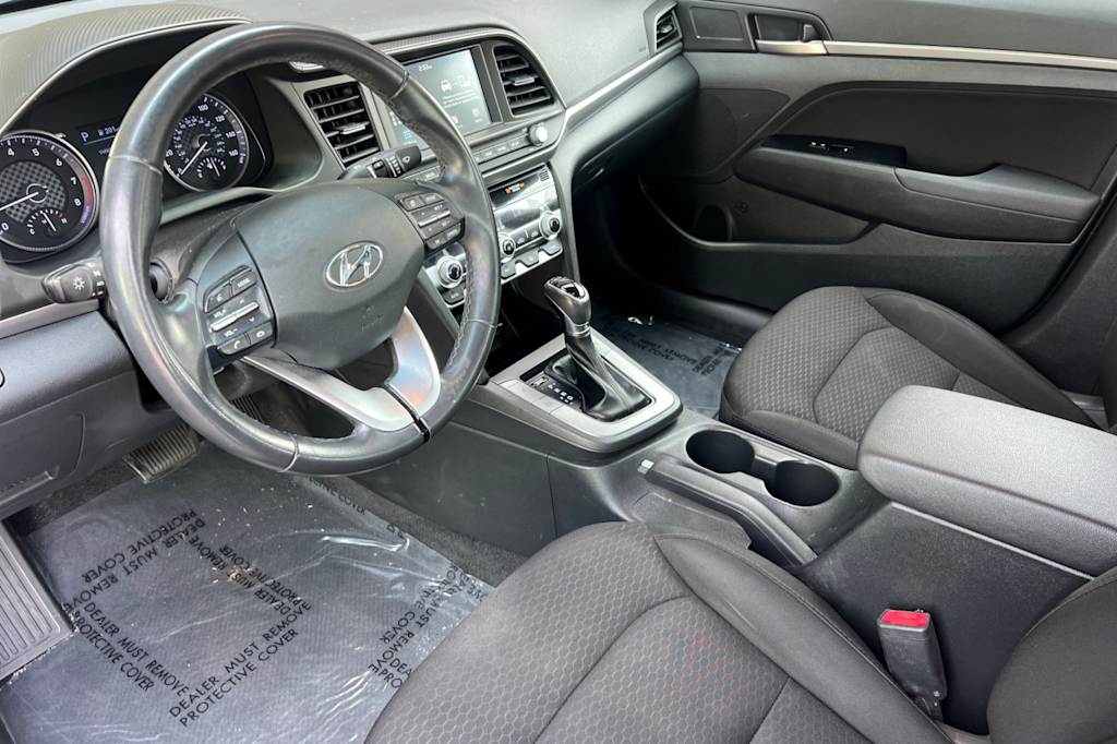 Thumbnail: 2019 Hyundai Elantra - 9