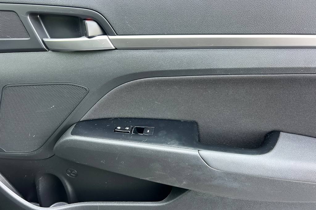 Thumbnail: 2019 Hyundai Elantra - 23