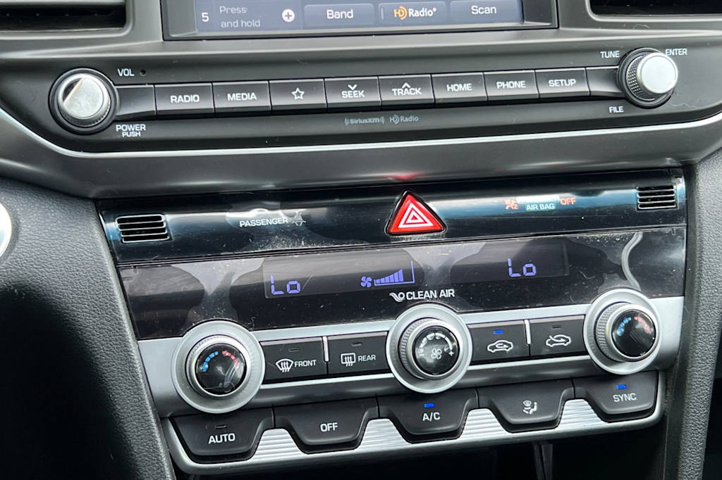 Thumbnail: 2019 Hyundai Elantra - 24