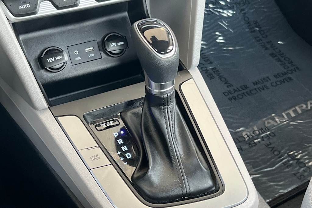 Thumbnail: 2020 Hyundai Elantra - 15