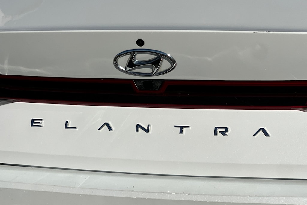 Thumbnail: 2021 Hyundai Elantra - 31