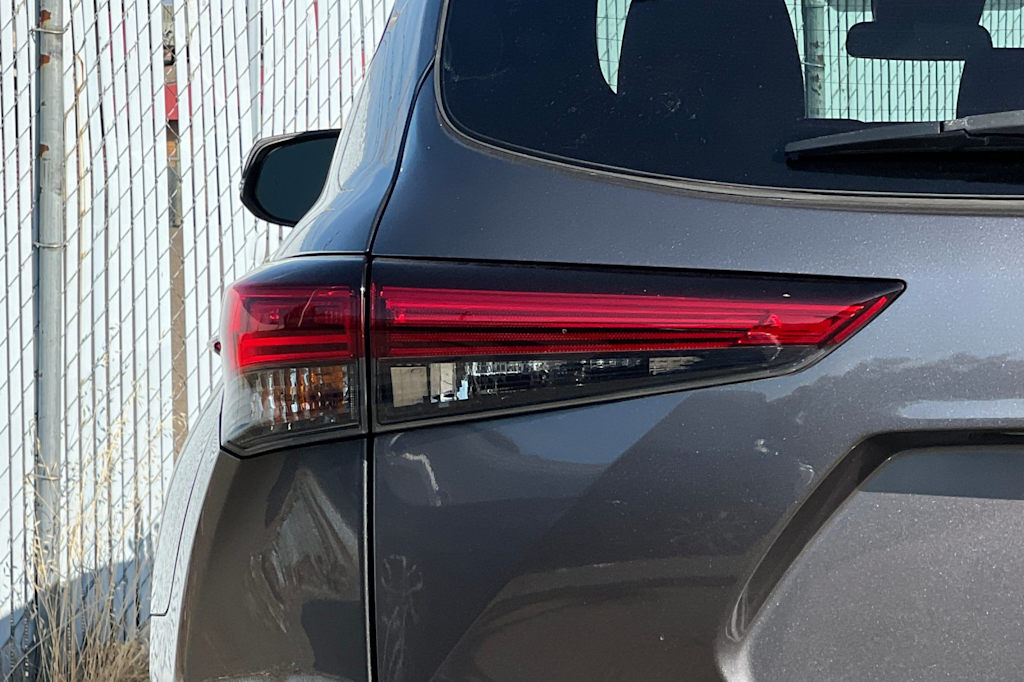 Thumbnail: 2022 Toyota Highlander - 23