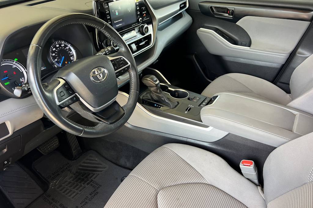 Thumbnail: 2022 Toyota Highlander - 8