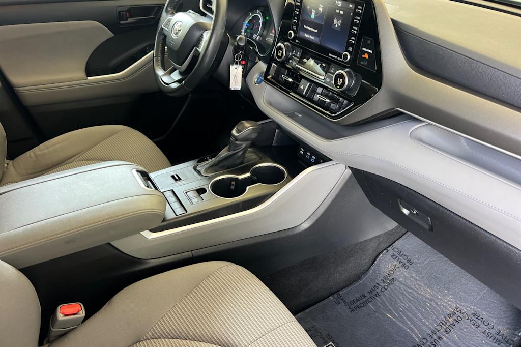 Thumbnail: 2022 Toyota Highlander - 11