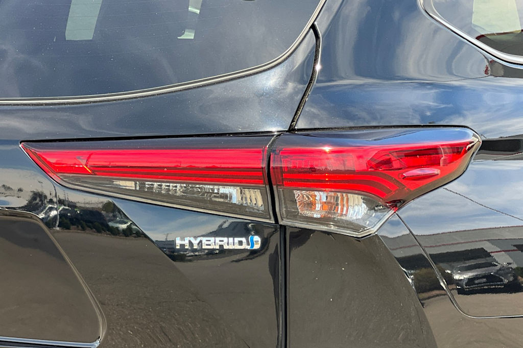 Thumbnail: 2022 Toyota Highlander - 33