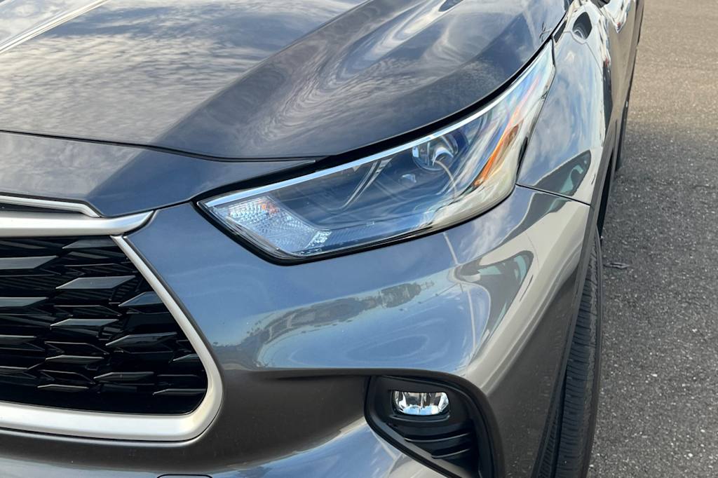 Thumbnail: 2023 Toyota Highlander - 13