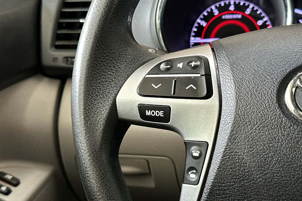 Thumbnail: 2013 Toyota Highlander - 31