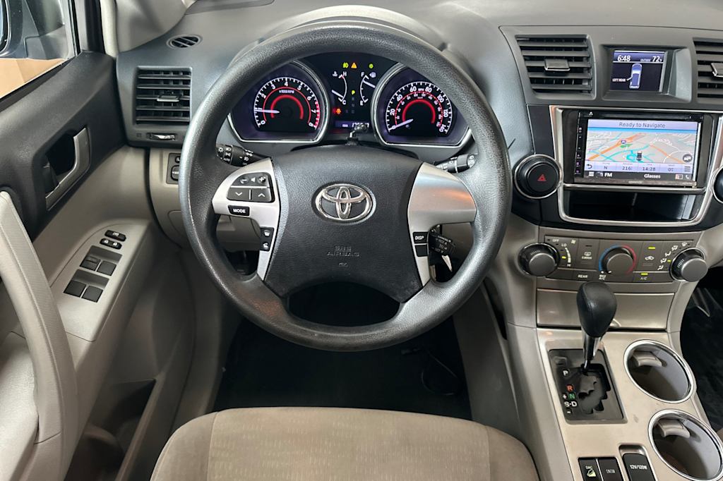 Thumbnail: 2013 Toyota Highlander - 9
