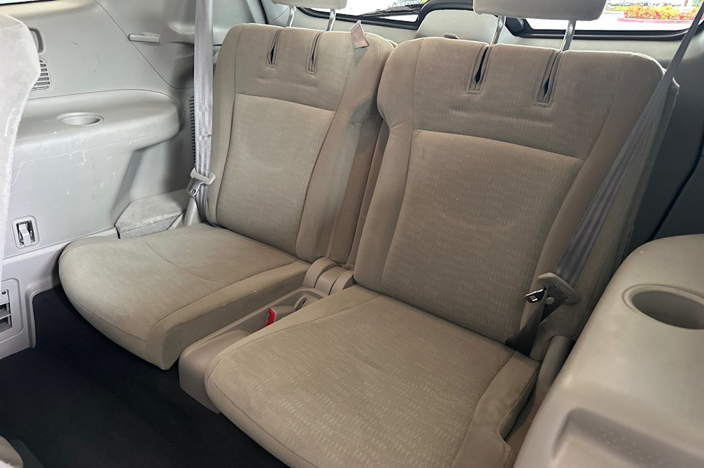 Thumbnail: 2013 Toyota Highlander - 24