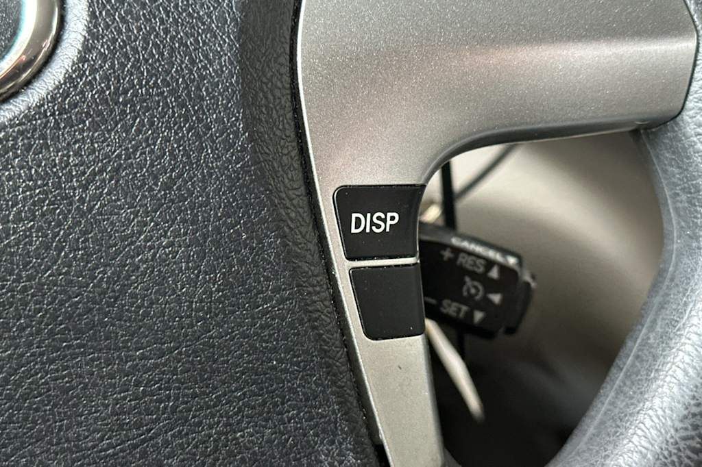 Thumbnail: 2013 Toyota Highlander - 17