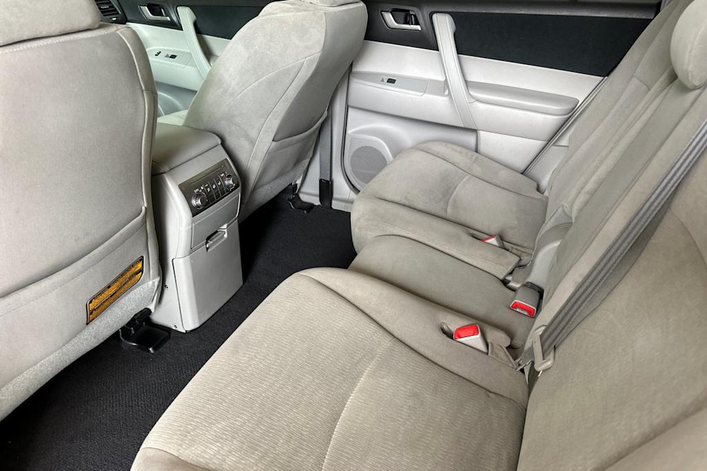 Thumbnail: 2013 Toyota Highlander - 12