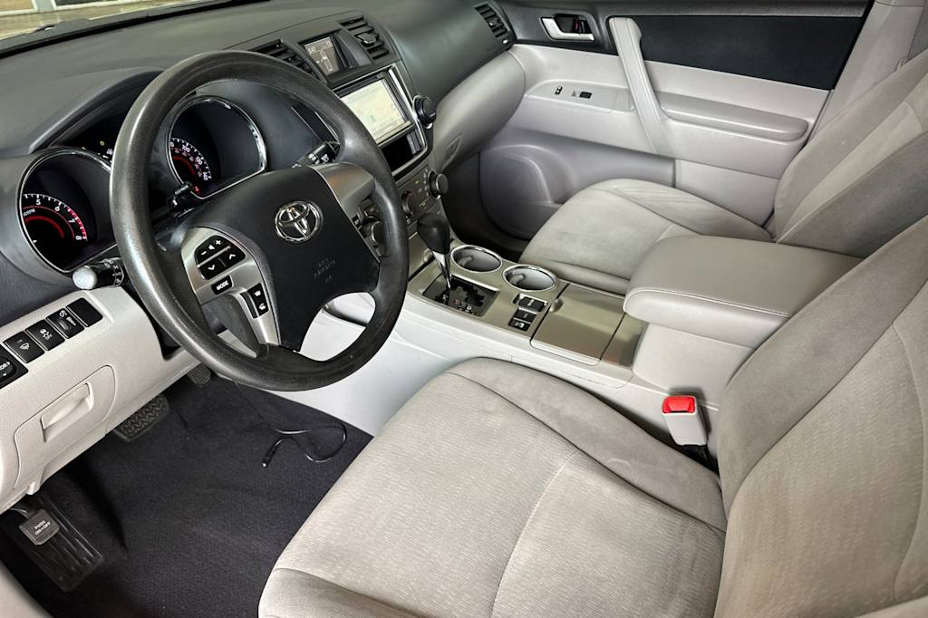 Thumbnail: 2013 Toyota Highlander - 10