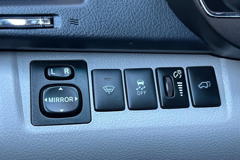 Thumbnail: 2013 Toyota Highlander - 33