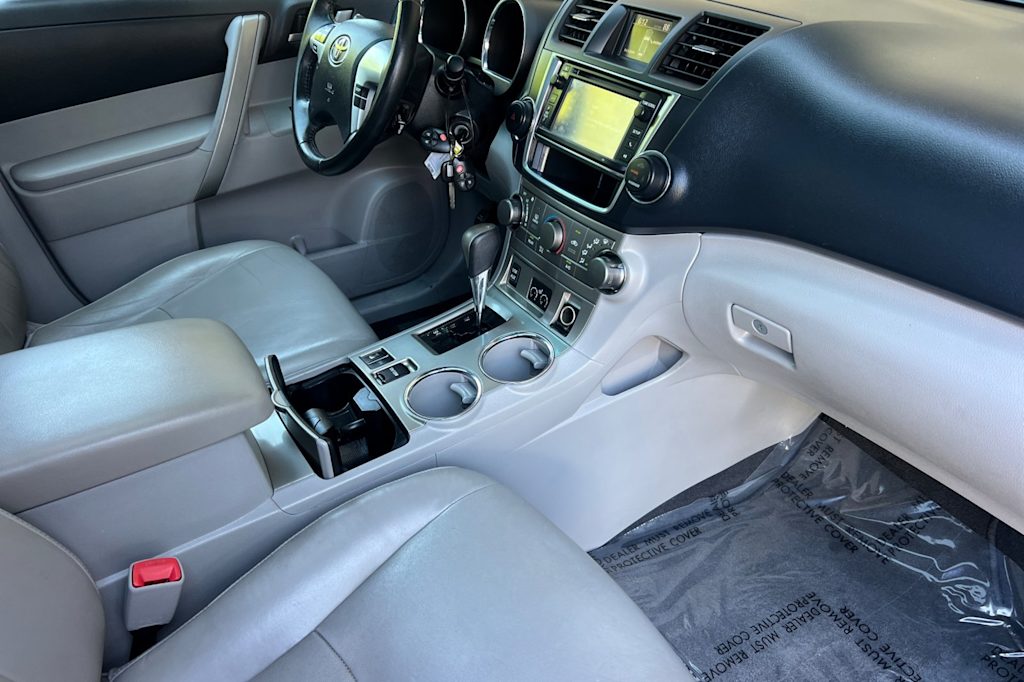 Thumbnail: 2013 Toyota Highlander - 12
