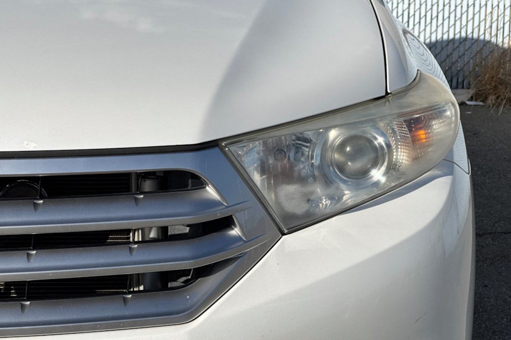 Thumbnail: 2013 Toyota Highlander - 16