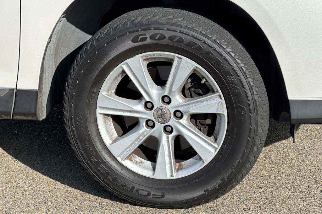Thumbnail: 2013 Toyota Highlander - 19