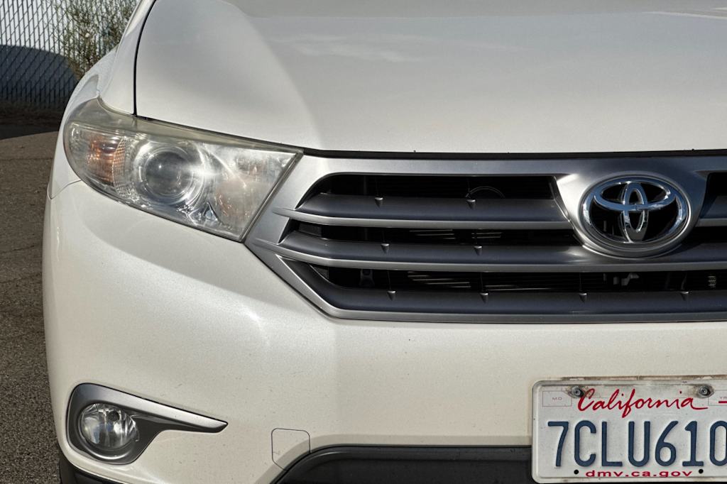 Thumbnail: 2013 Toyota Highlander - 18