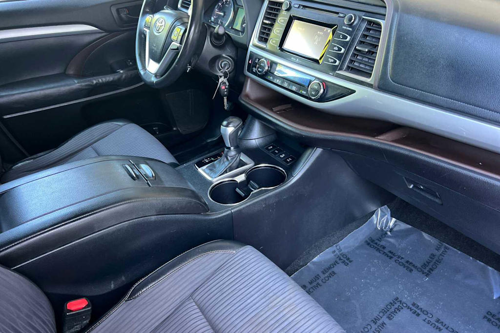 Thumbnail: 2014 Toyota Highlander - 12