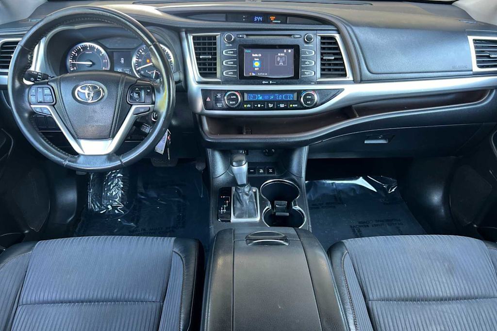 Thumbnail: 2014 Toyota Highlander - 2