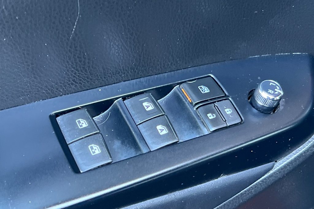 Thumbnail: 2014 Toyota Highlander - 21